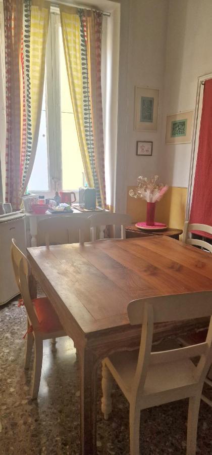 B&B Platamon Neapel Exteriör bild