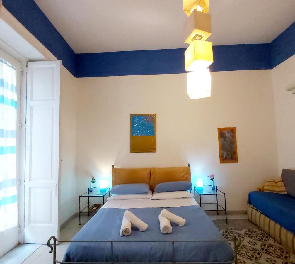B&B Platamon Neapel Exteriör bild